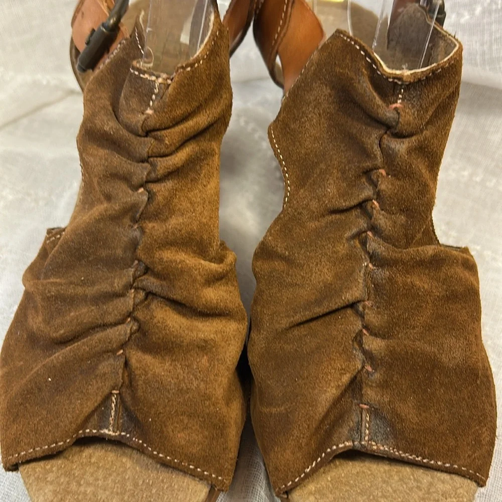 NWOT Free People leather and wooden platform sandal